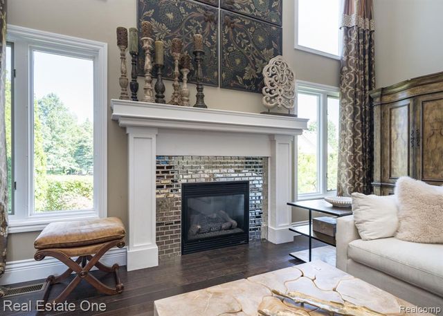 13255 Maple Lawn Drive, Shelby Twp, MI 48315