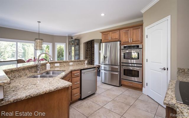 13255 Maple Lawn Drive, Shelby Twp, MI 48315