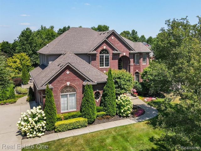 13255 Maple Lawn Drive, Shelby Twp, MI 48315