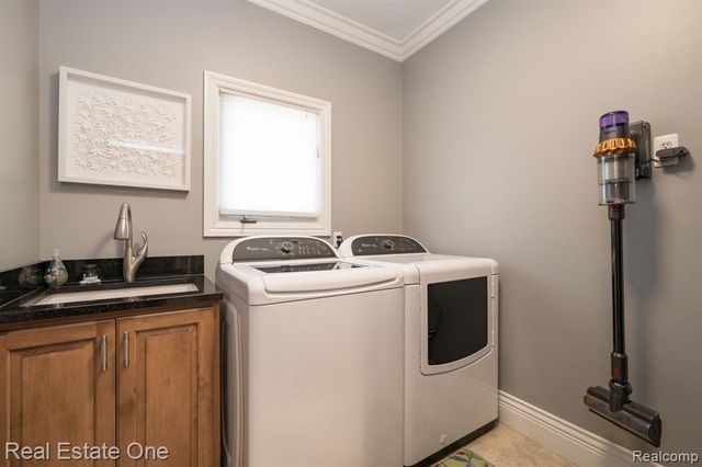 13255 Maple Lawn Drive, Shelby Twp, MI 48315