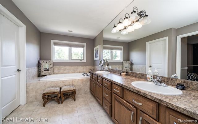 13255 Maple Lawn Drive, Shelby Twp, MI 48315