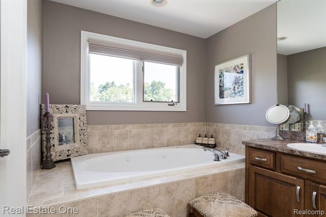 13255 Maple Lawn Drive, Shelby Twp, MI 48315