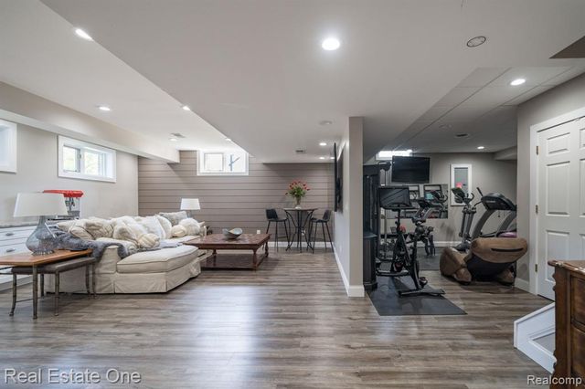 13255 Maple Lawn Drive, Shelby Twp, MI 48315