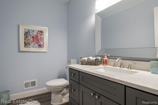 13255 Maple Lawn Drive, Shelby Twp, MI 48315