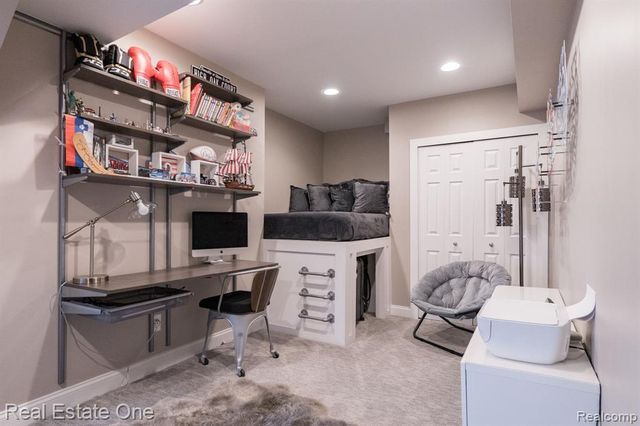 13255 Maple Lawn Drive, Shelby Twp, MI 48315