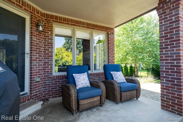 13255 Maple Lawn Drive, Shelby Twp, MI 48315