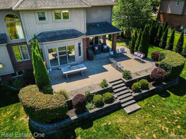 13255 Maple Lawn Drive, Shelby Twp, MI 48315