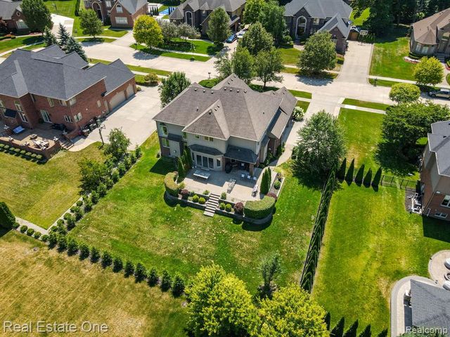 13255 Maple Lawn Drive, Shelby Twp, MI 48315