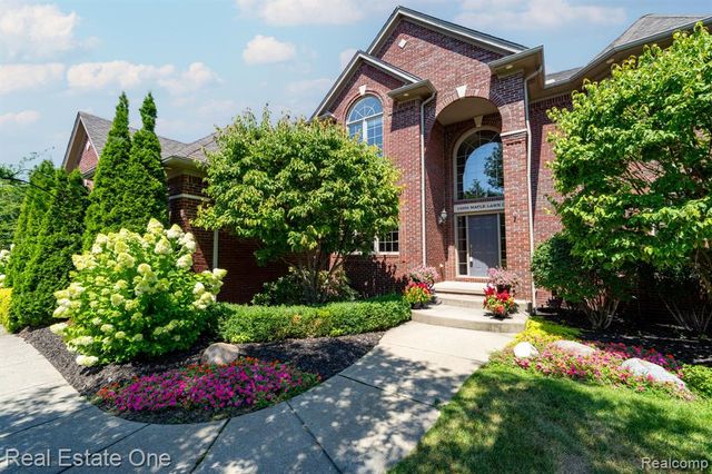 13255 Maple Lawn Drive, Shelby Twp, MI 48315