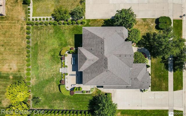 13255 Maple Lawn Drive, Shelby Twp, MI 48315
