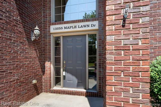 13255 Maple Lawn Drive, Shelby Twp, MI 48315