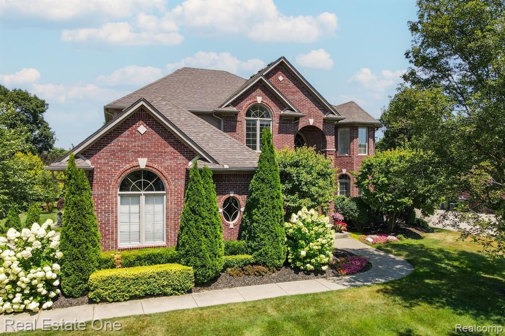 13255 Maple Lawn Drive, Shelby Twp, MI 48315