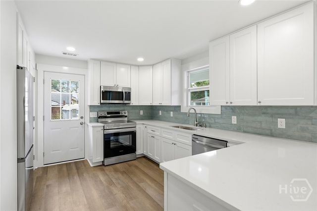 2156 New York Avenue, Savannah, GA 31404