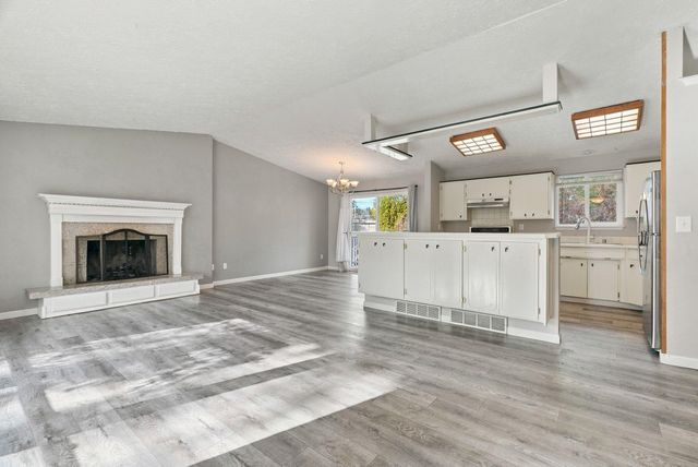 8405 N Colton St, Spokane, WA 99208