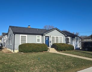 351 S Michigan Avenue, Villa Park, IL 60181