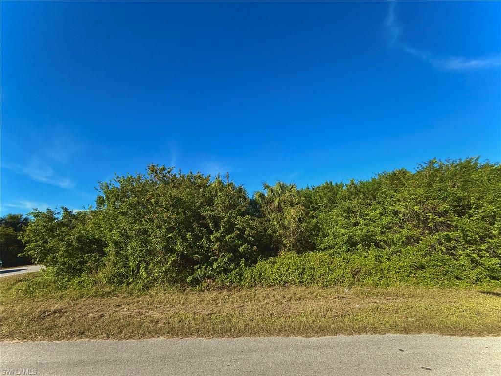 533 Morris Tyler AVE, LEHIGH ACRES, FL 33974 — exterior