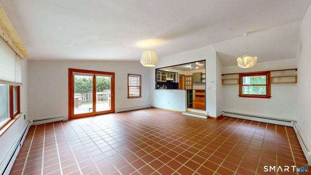 895 Hartford Turnpike, Hamden, CT 06517