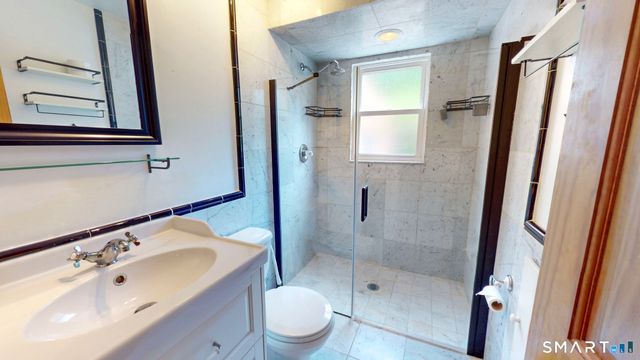 895 Hartford Turnpike, Hamden, CT 06517