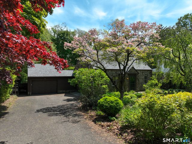 895 Hartford Turnpike, Hamden, CT 06517