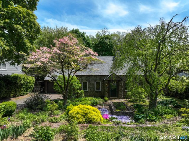 895 Hartford Turnpike, Hamden, CT 06517