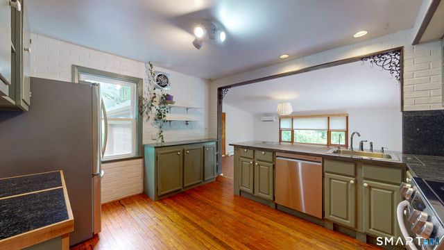 895 Hartford Turnpike, Hamden, CT 06517