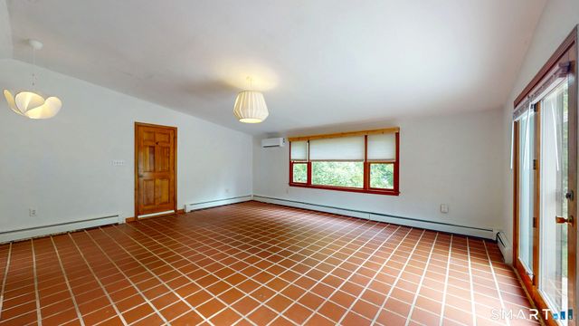 895 Hartford Turnpike, Hamden, CT 06517