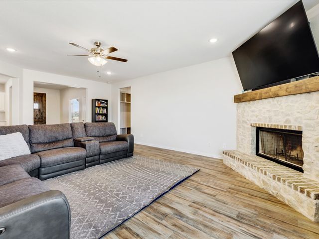 142 Lonicera Lane, Paradise, TX 76073