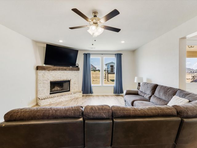 142 Lonicera Lane, Paradise, TX 76073