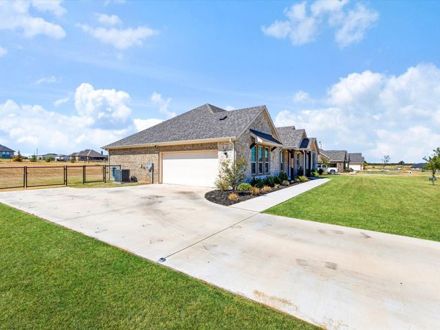 142 Lonicera Lane, Paradise, TX 76073