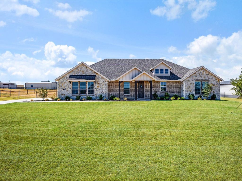 142 Lonicera Lane, Paradise, TX 76073