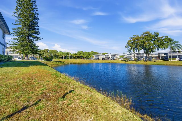 669 Saxony N, Delray Beach, FL 33446