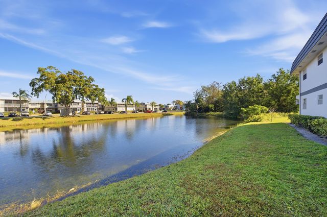 669 Saxony N, Delray Beach, FL 33446