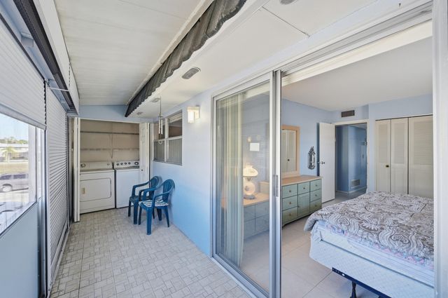 669 Saxony N, Delray Beach, FL 33446