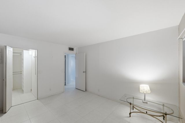 669 Saxony N, Delray Beach, FL 33446