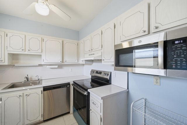 669 Saxony N, Delray Beach, FL 33446