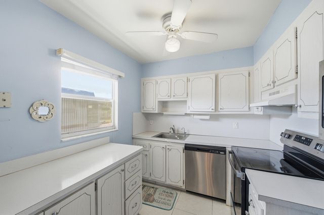 669 Saxony N, Delray Beach, FL 33446