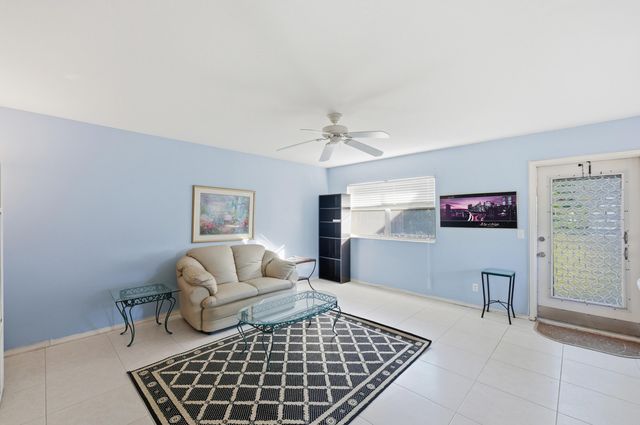 669 Saxony N, Delray Beach, FL 33446