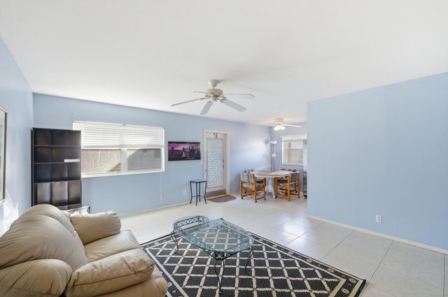 669 Saxony N, Delray Beach, FL 33446