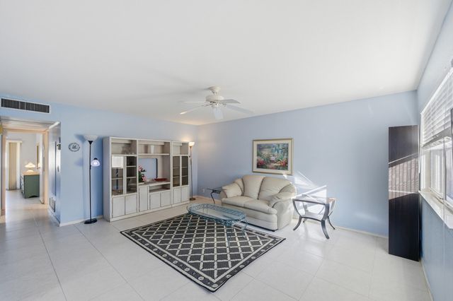 669 Saxony N, Delray Beach, FL 33446