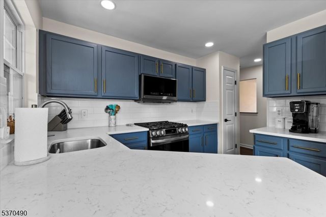 1270 Fairview Cir, Lopatcong Twp., NJ 08886