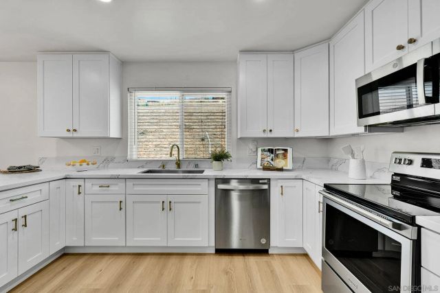 9130 Shadow Hill Road, Santee, CA 92071