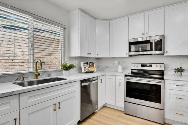 9130 Shadow Hill Road, Santee, CA 92071
