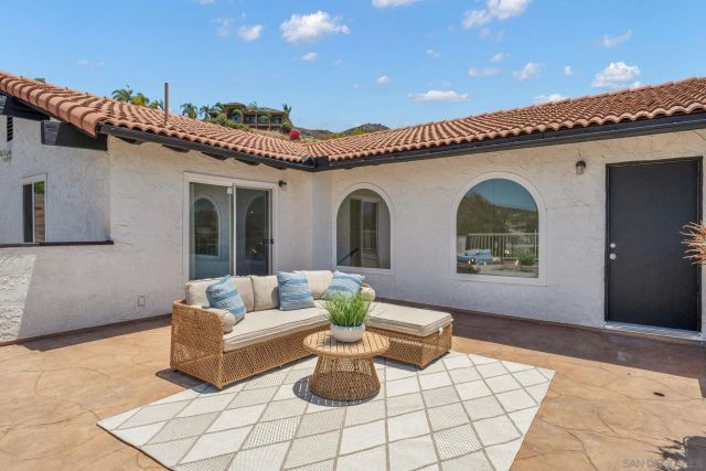 9130 Shadow Hill Road, Santee, CA 92071