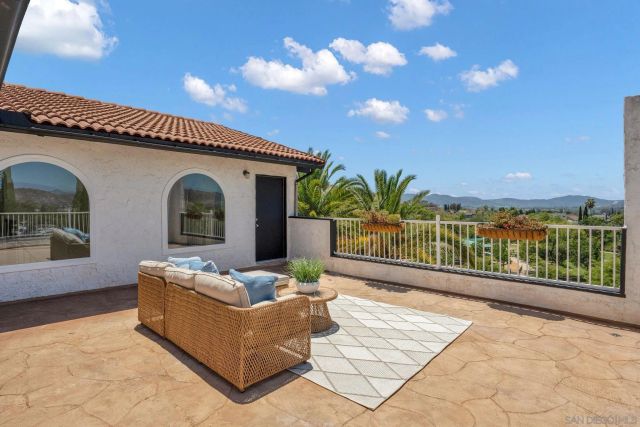 9130 Shadow Hill Road, Santee, CA 92071