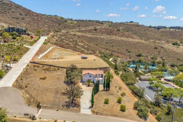 9130 Shadow Hill Road, Santee, CA 92071
