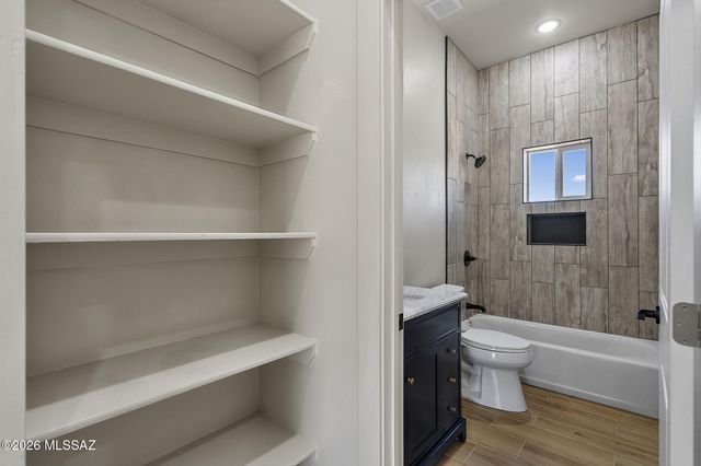 1678 Avenida Calamar, Rio Rico, AZ 85648