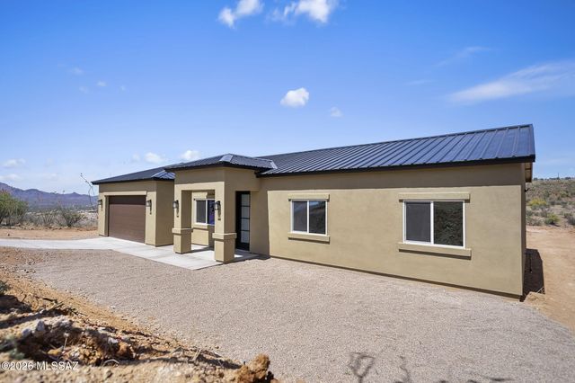 1678 Avenida Calamar, Rio Rico, AZ 85648