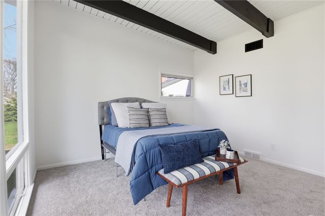 321 Brookview Drive, Irondequoit, NY 14617