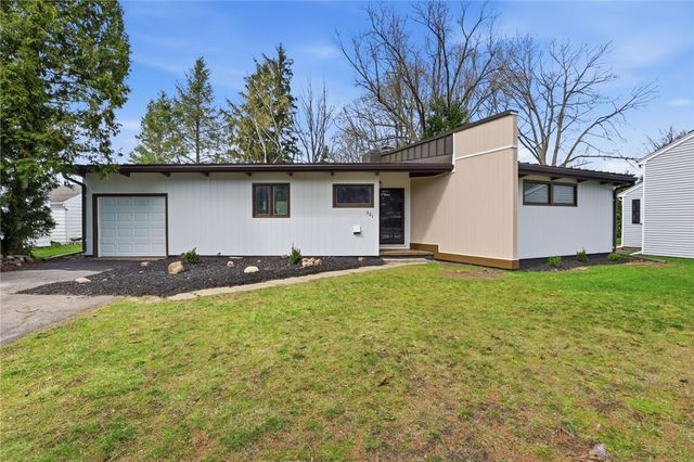 321 Brookview Drive, Irondequoit, NY 14617