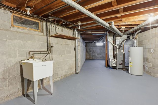 321 Brookview Drive, Irondequoit, NY 14617